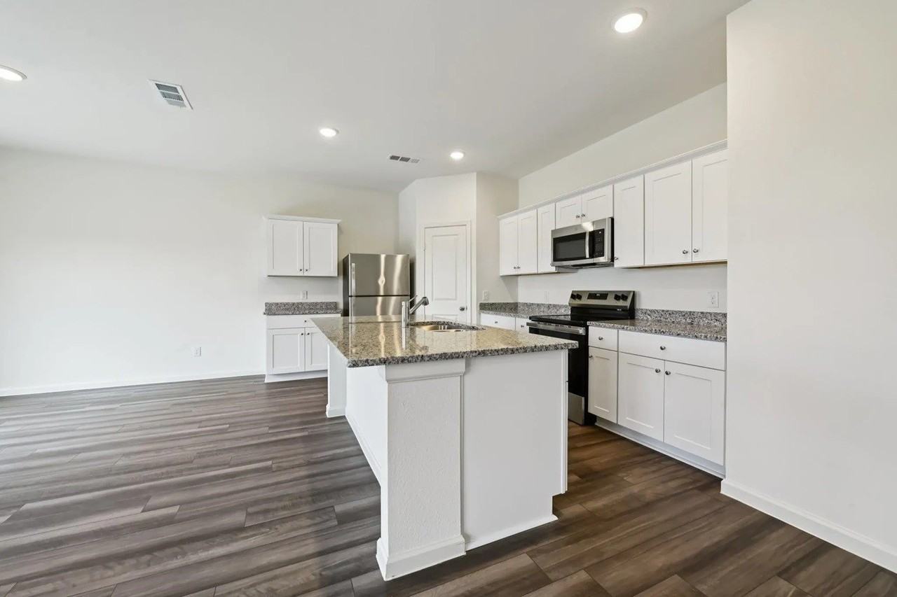 5506 Hastings - Photo 2 of 11