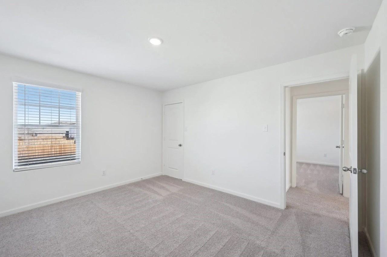5506 Hastings - Photo 5 of 11