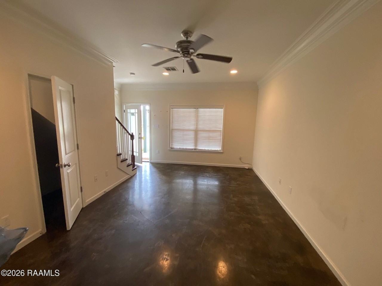 208 Caudill Dr - Photo 4 of 12
