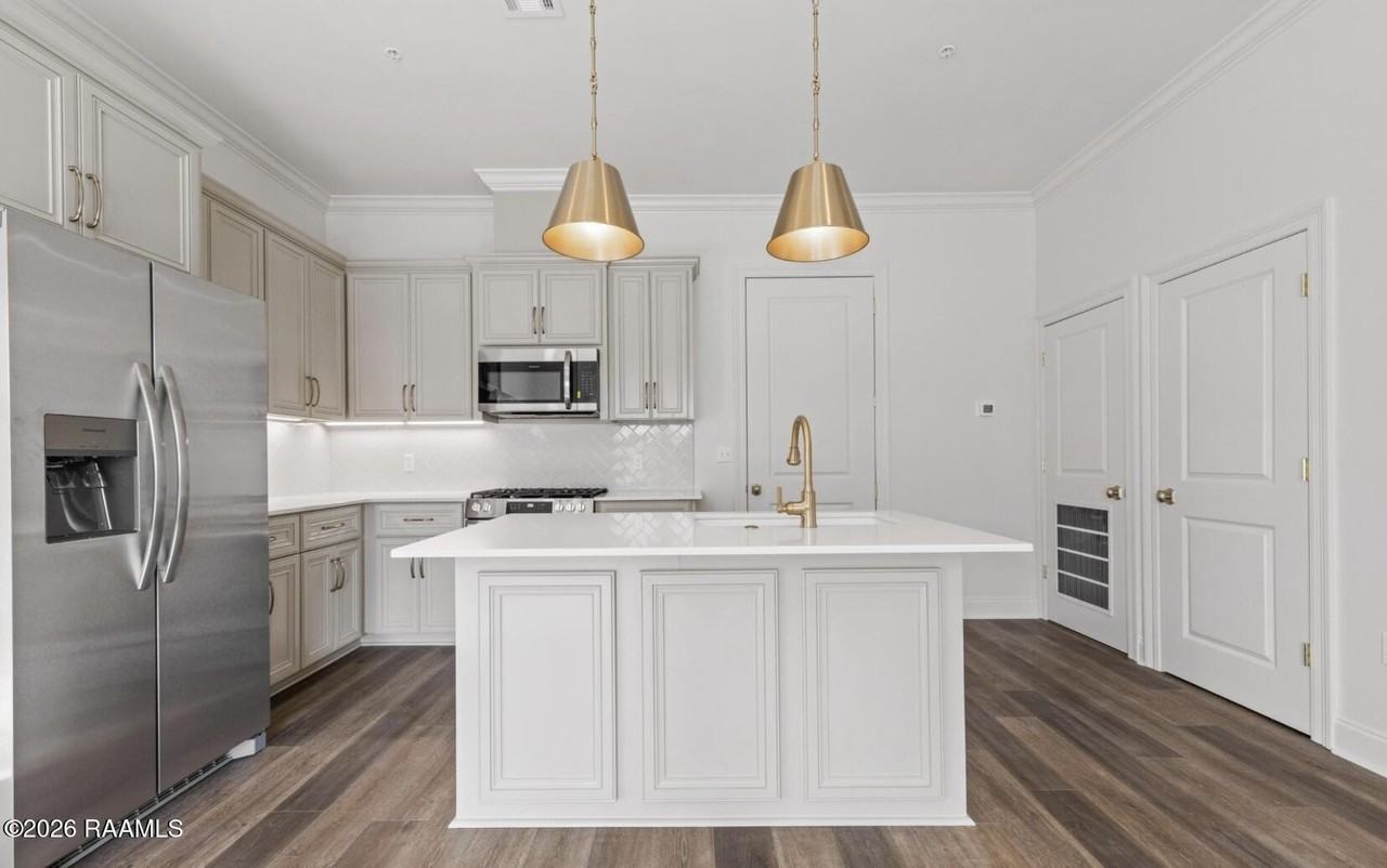 200 Prescott Blvd #300 - Photo 2 of 13
