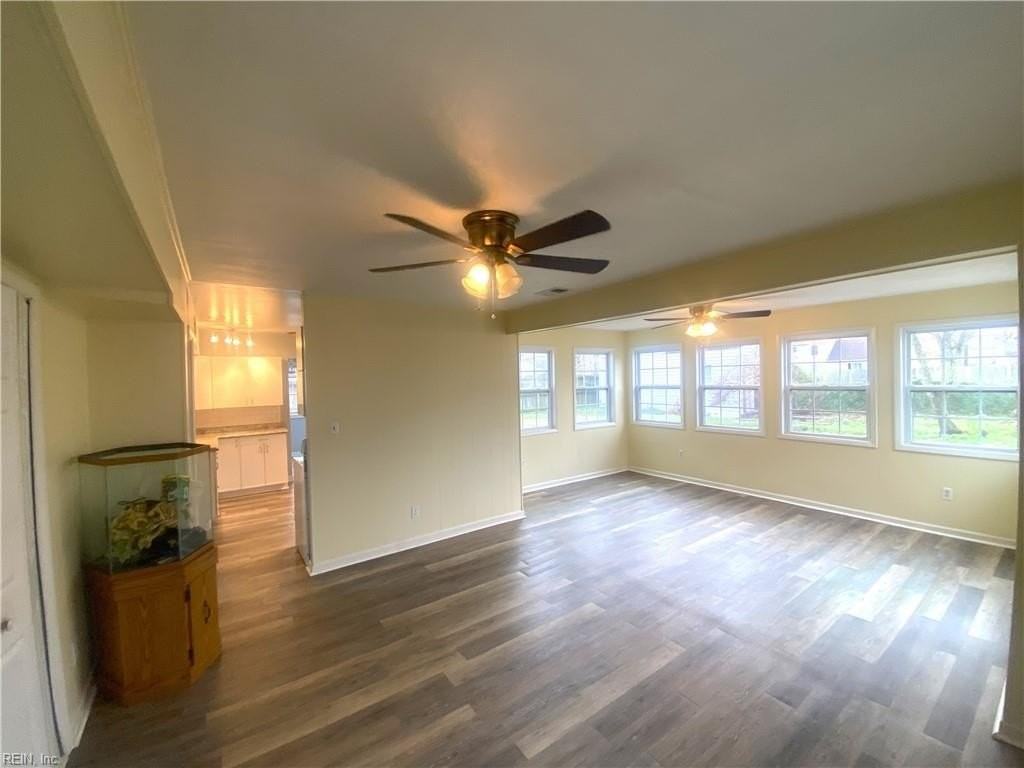 8225 Tabor Ct - Photo 4 of 29