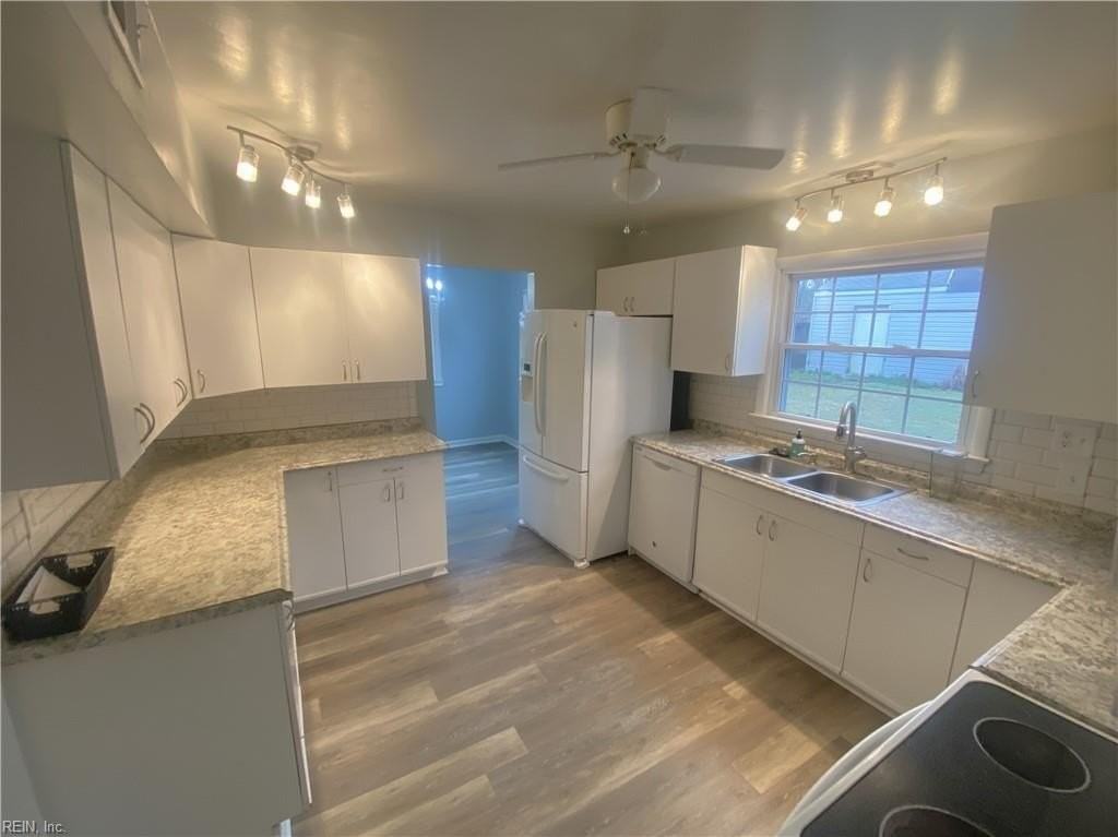 8225 Tabor Ct - Photo 5 of 29