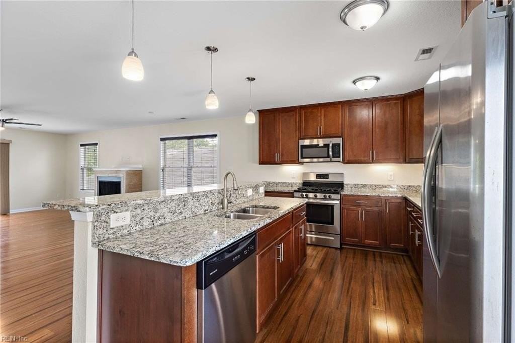 3239 Granby St - Photo 6 of 10