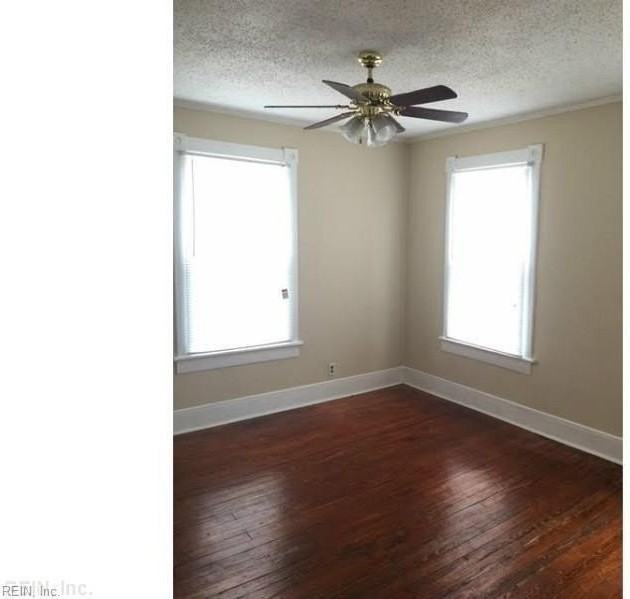 207 Poplar Ave - Photo 4 of 19