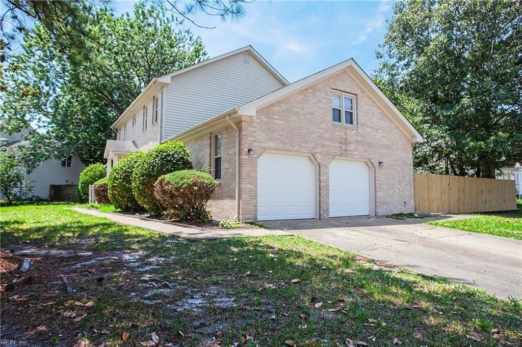 1513 Narbonne Ct - Photo 2 of 12