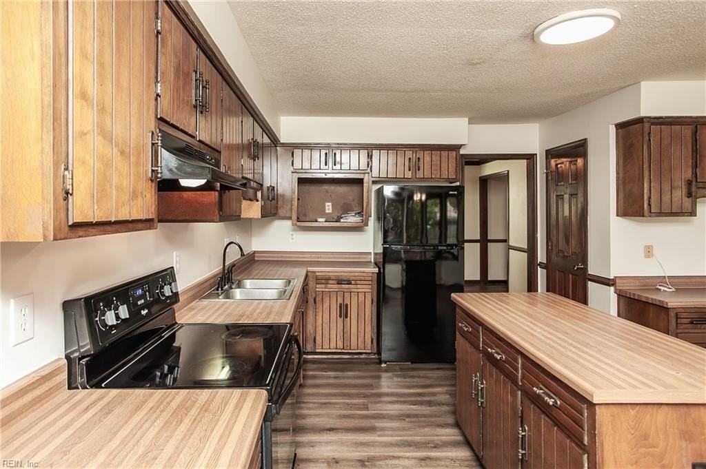 1513 Narbonne Ct - Photo 4 of 12