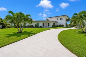 featured image of 2812 Ne 27th St