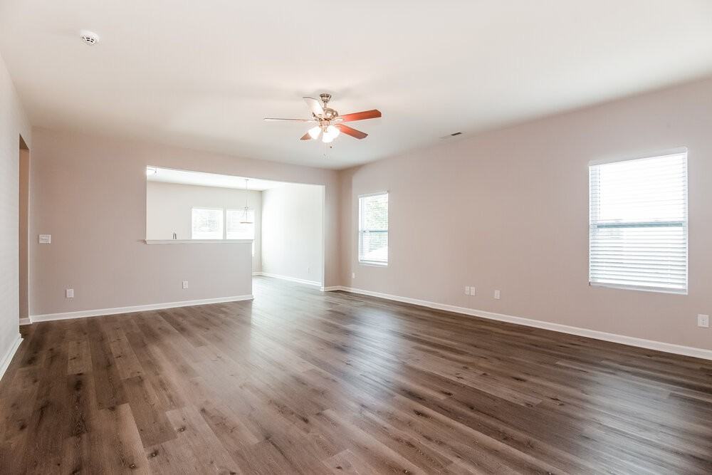 2304 Lake Vista Dr - Photo 4 of 16