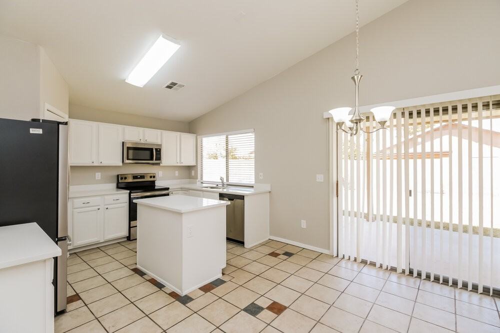 1504 W Page Ave - Photo 7 of 16