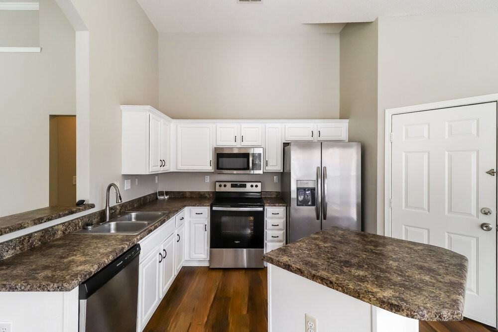 9165 Acadia Pl - Photo 7 of 16
