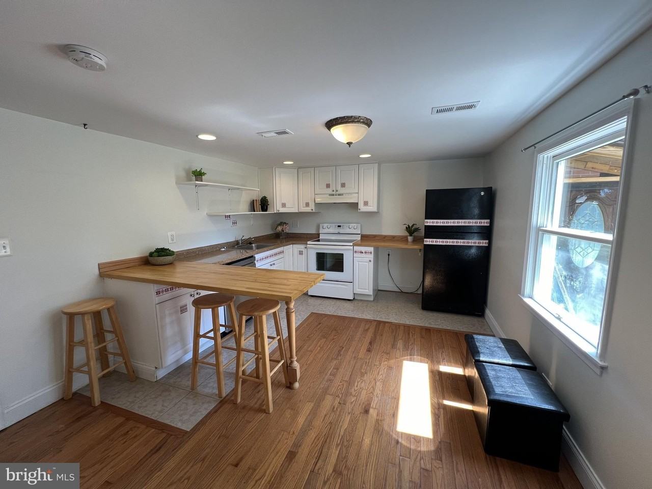 626 Clark Ave - Photo 3 of 27