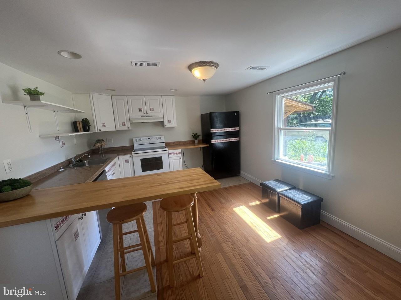 626 Clark Ave - Photo 4 of 27