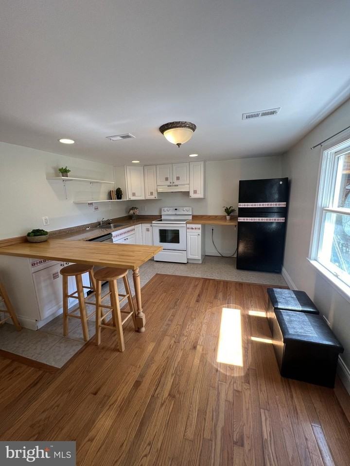 626 Clark Ave - Photo 5 of 27