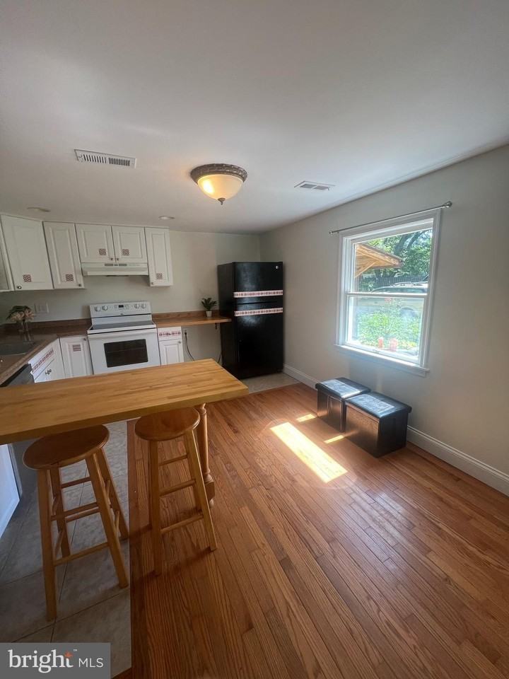 626 Clark Ave - Photo 7 of 27