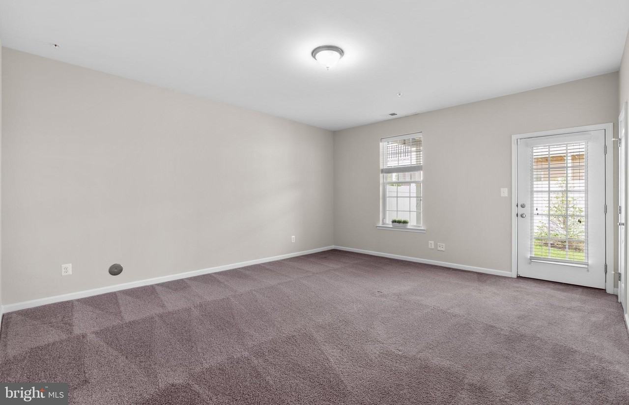7720 Rearden Ct - Photo 5 of 44