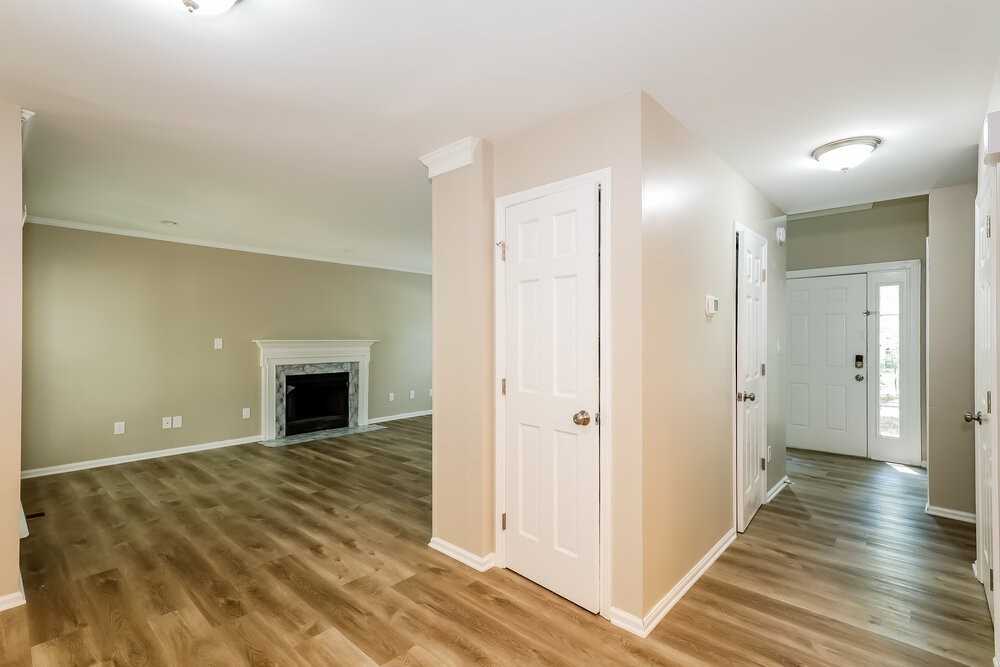 8313 Poplar Grove Cir - Photo 4 of 17