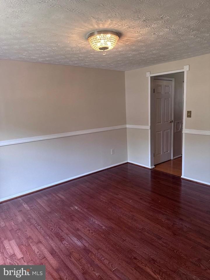 13767 Cabells Mill Dr - Photo 3 of 12