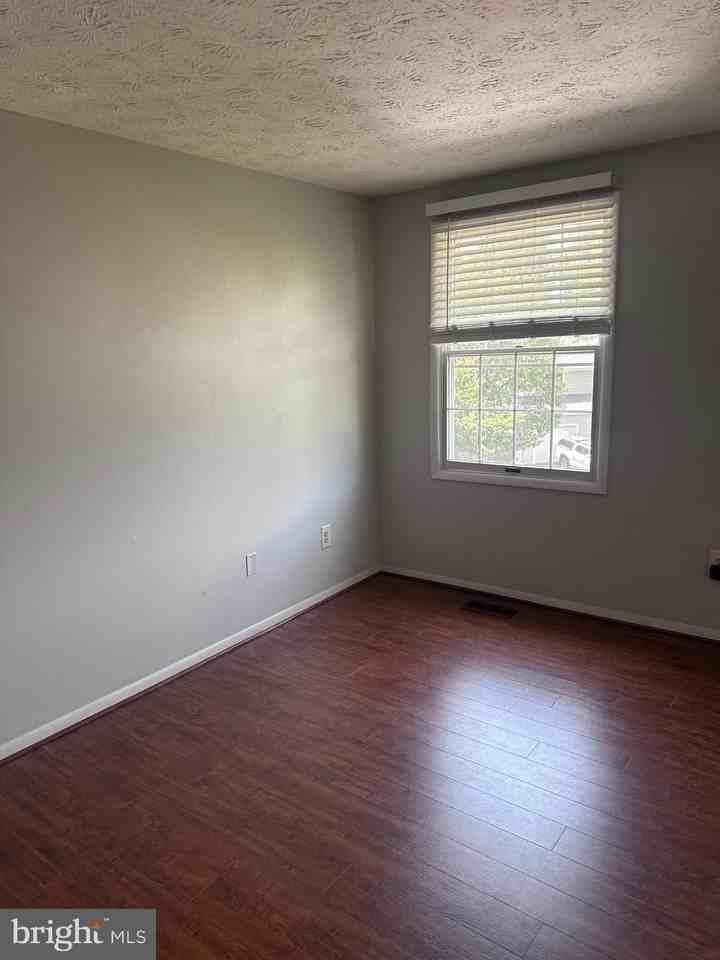 13767 Cabells Mill Dr - Photo 7 of 12