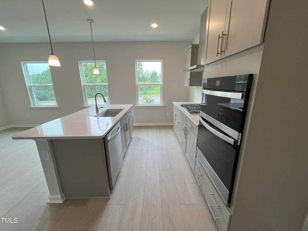 7254 Morris Acres Rd - Photo 3 of 24