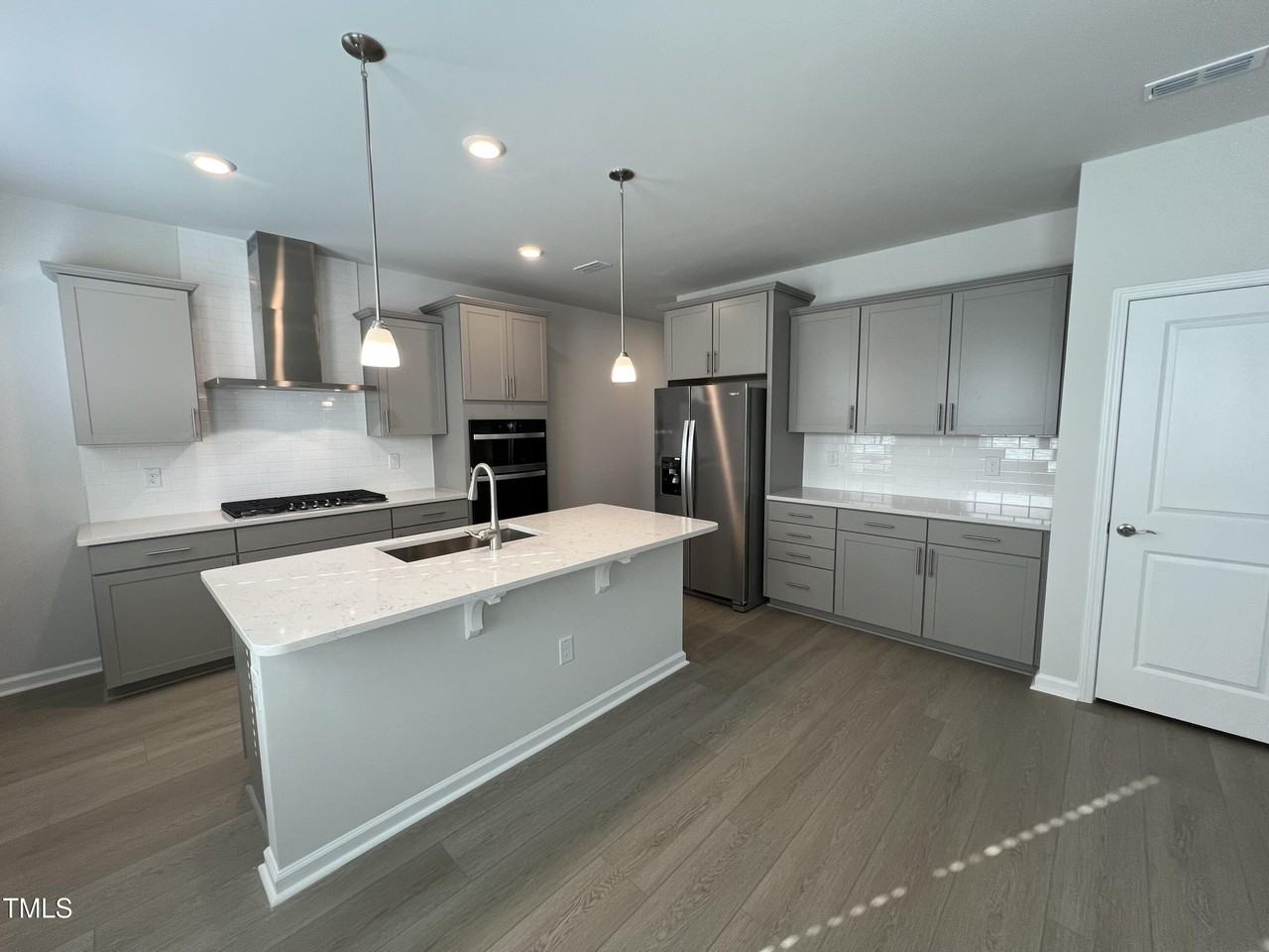 7254 Morris Acres Rd - Photo 4 of 24