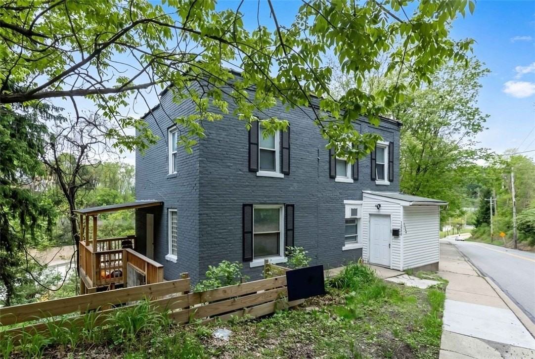 1320 Pioneer Ave - Photo 2 of 30