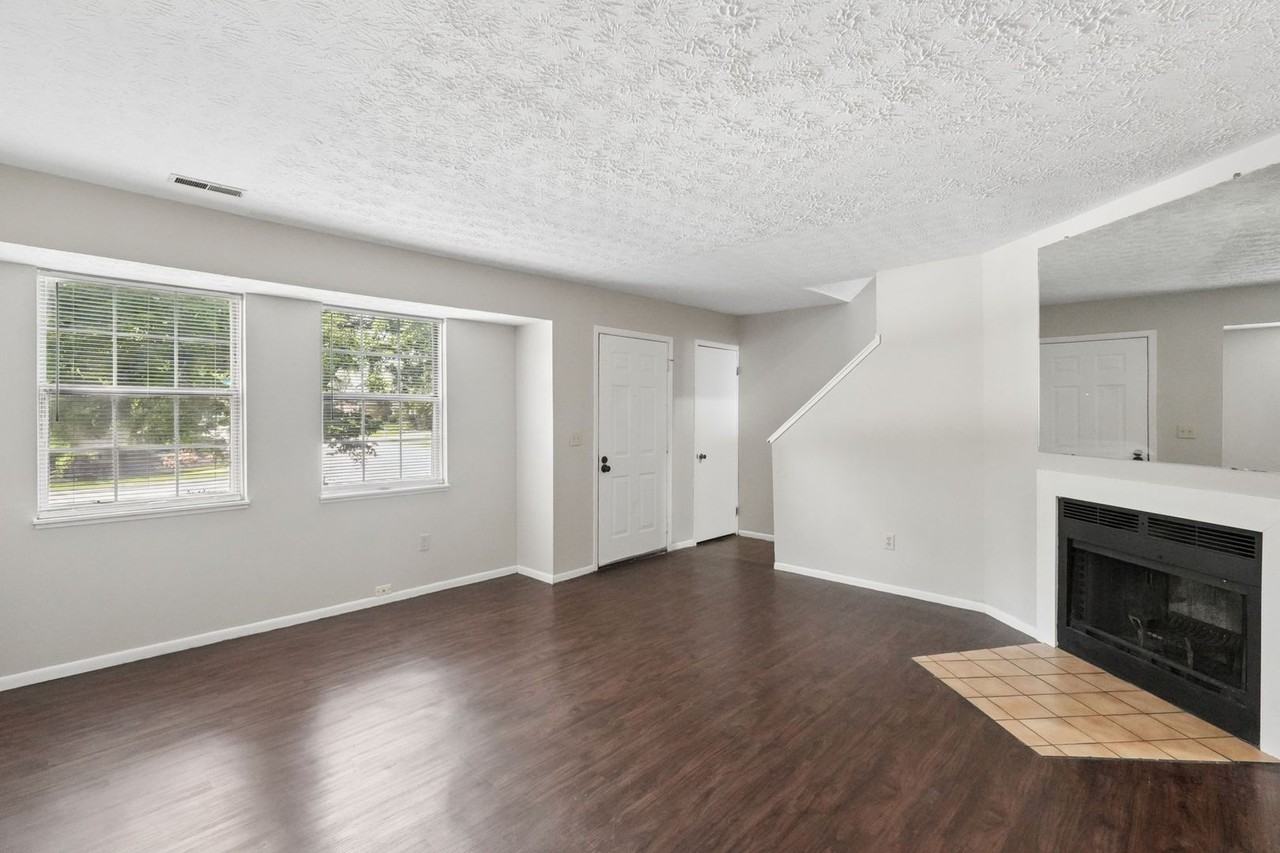 4797 Farber Row #4797 - Photo 7 of 29
