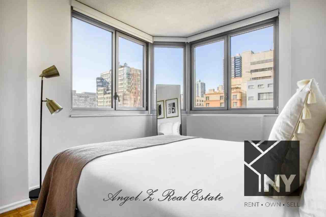 349 E 34th St #32B