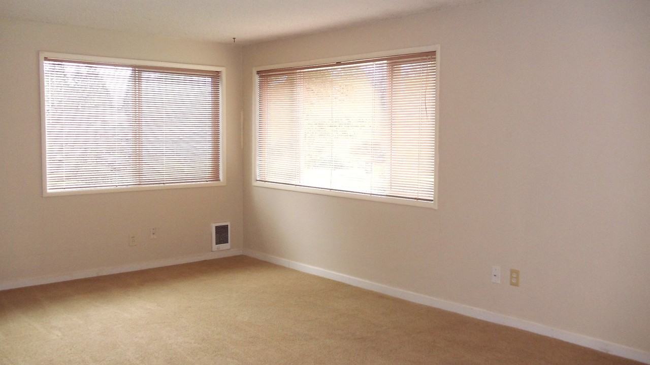 6519 191st St Sw #1 - Photo 4 of 21