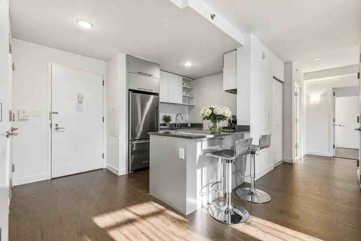 181 Front St #9M - Photo 3 of 20