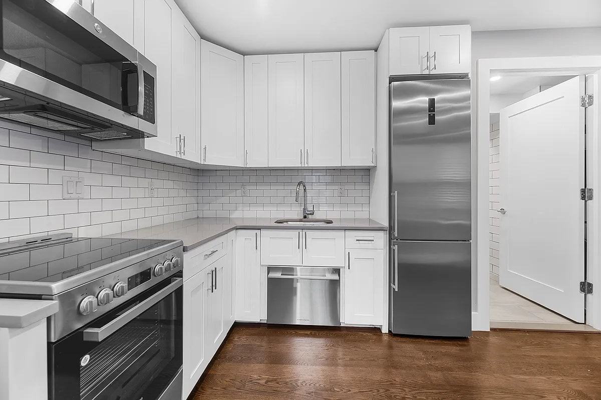 153 E 26th St #5B - Photo 2 of 7