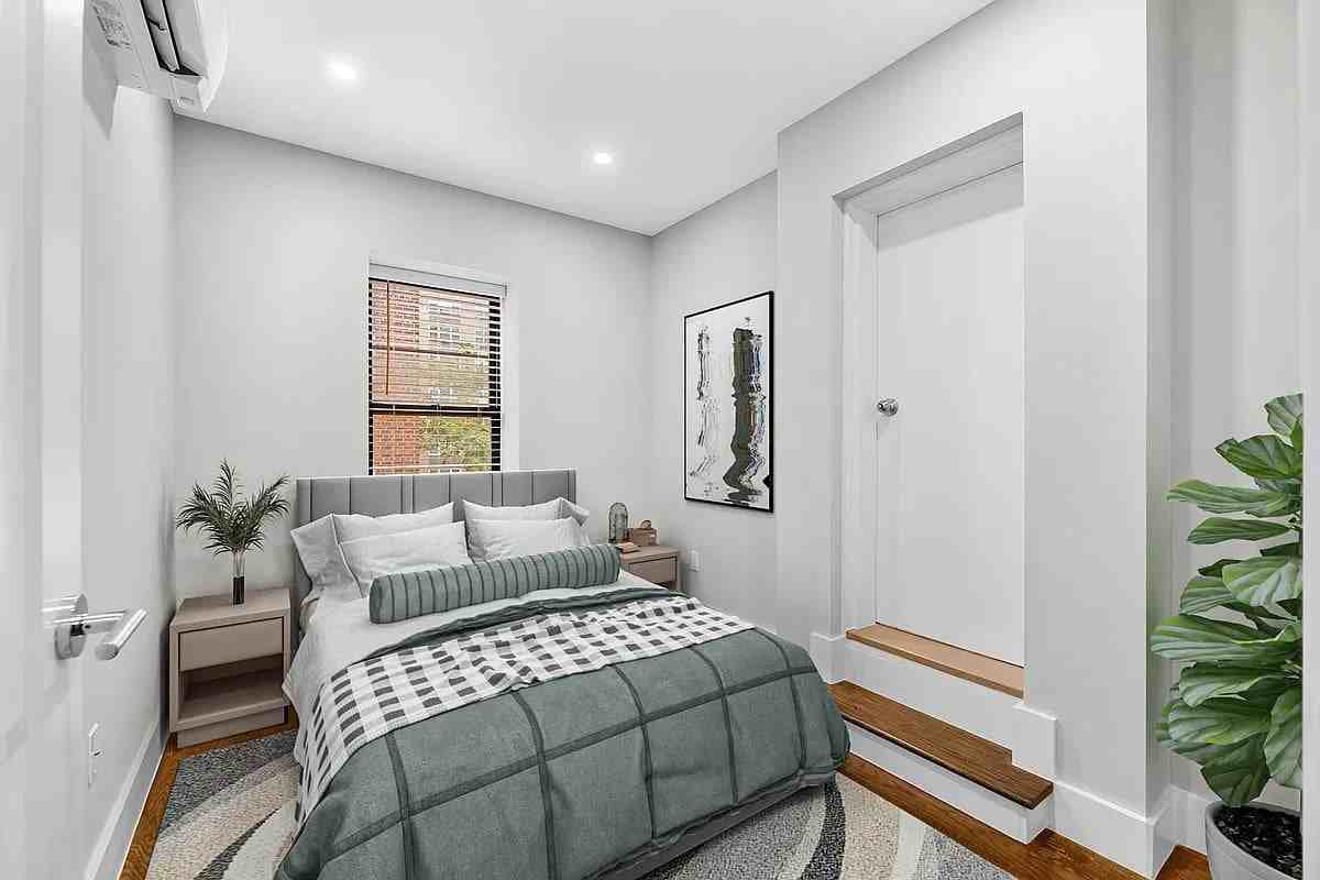 153 E 26th St #5B - Photo 5 of 7