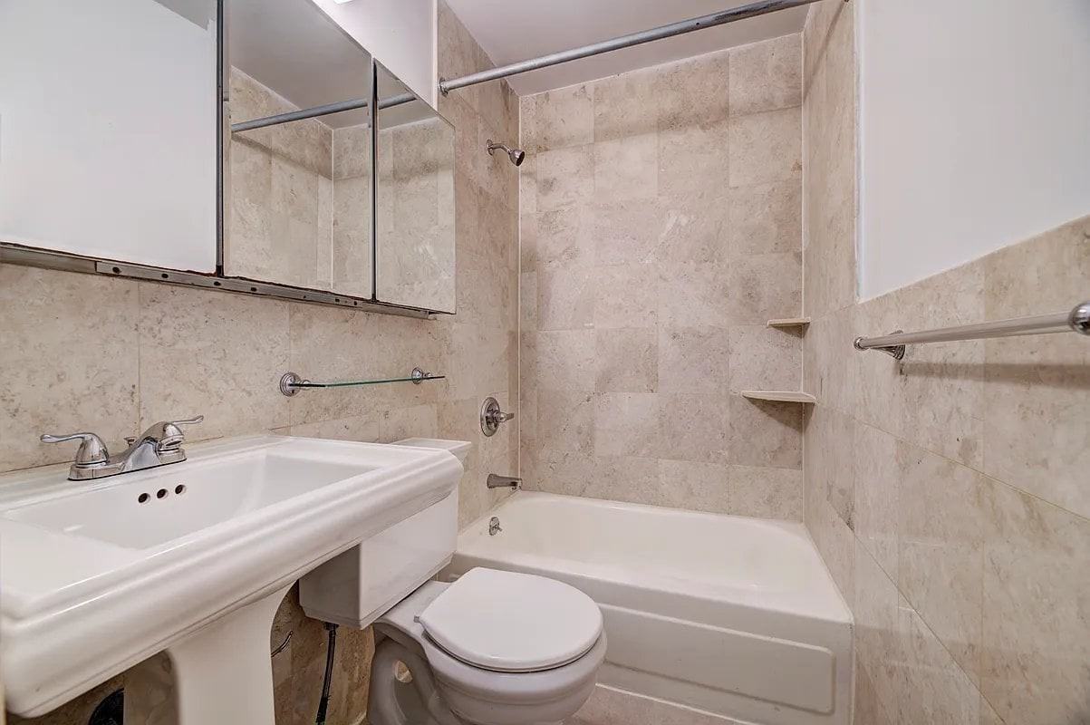 89 Clinton St #3B - Photo 5 of 5