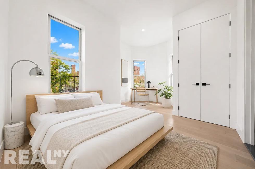 8th Ave #5R - Photo 3 of 11