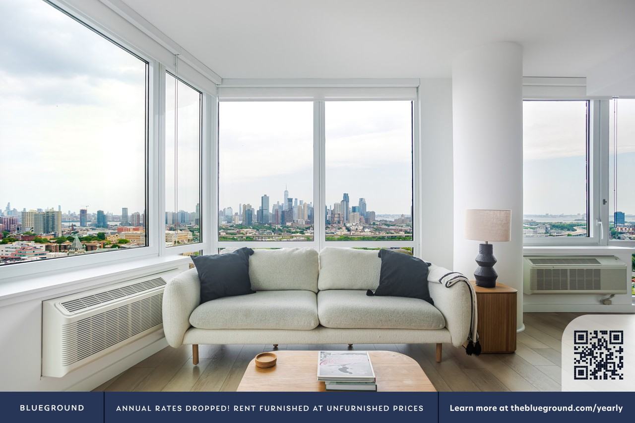 425 Summit Avenue - Photo 4 of 50