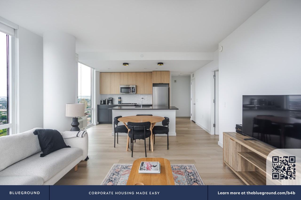 425 Summit Avenue - Photo 6 of 50