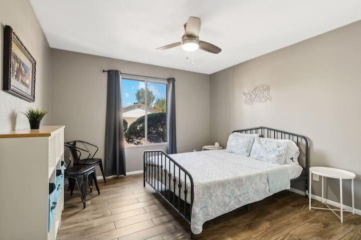 3209 S Los Feliz Dr #1 - Photo 3 of 26