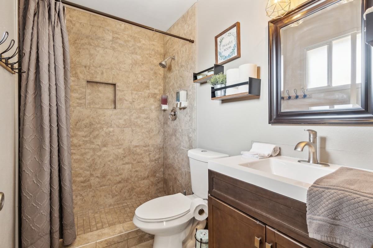 3209 S Los Feliz Dr #1 - Photo 7 of 26