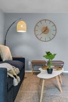 featured image of 733 W 4th St