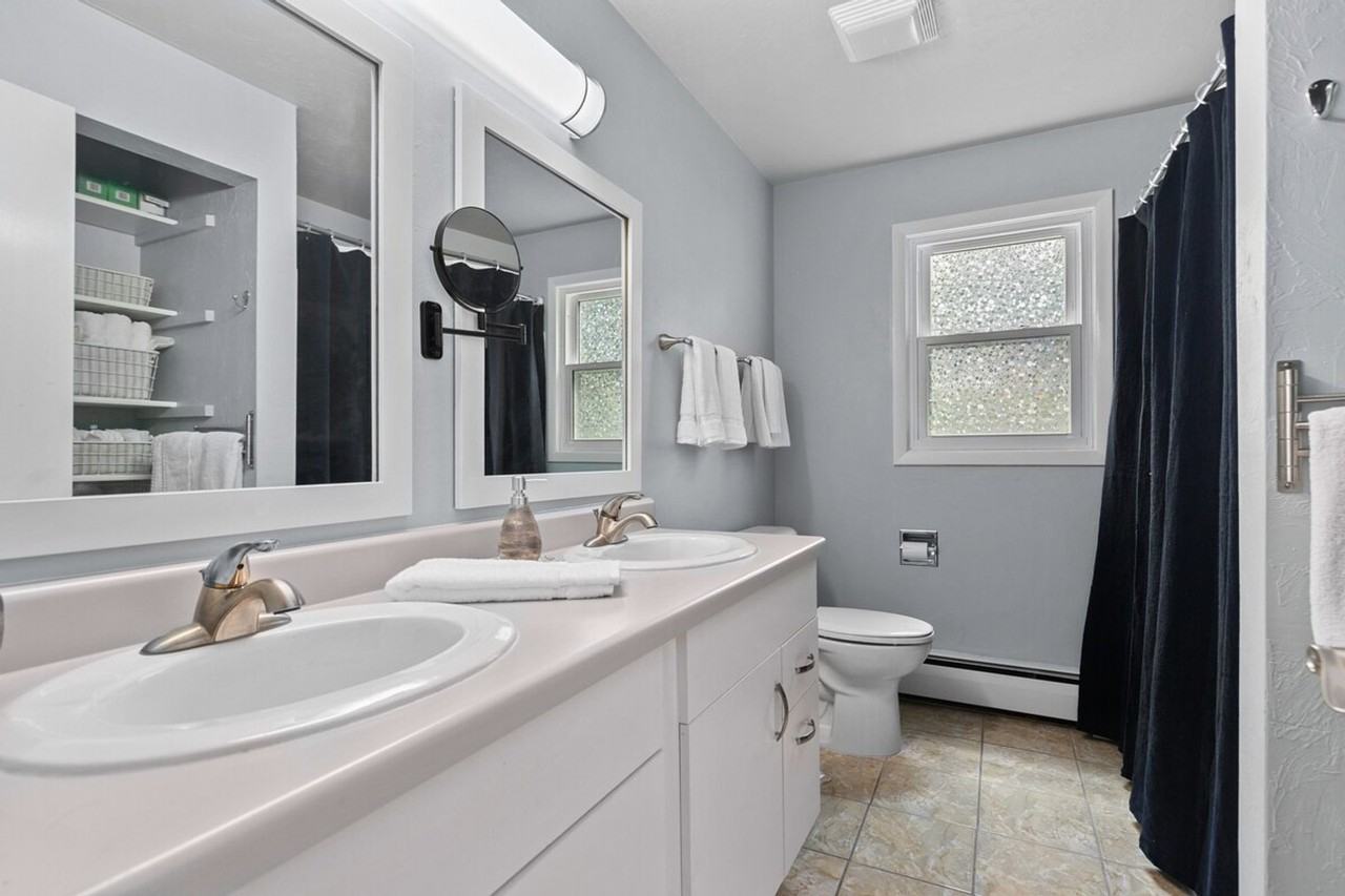 733 W 4th St #1296521P - Photo 6 of 29