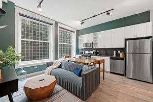 featured image of 417 S Dearborn St