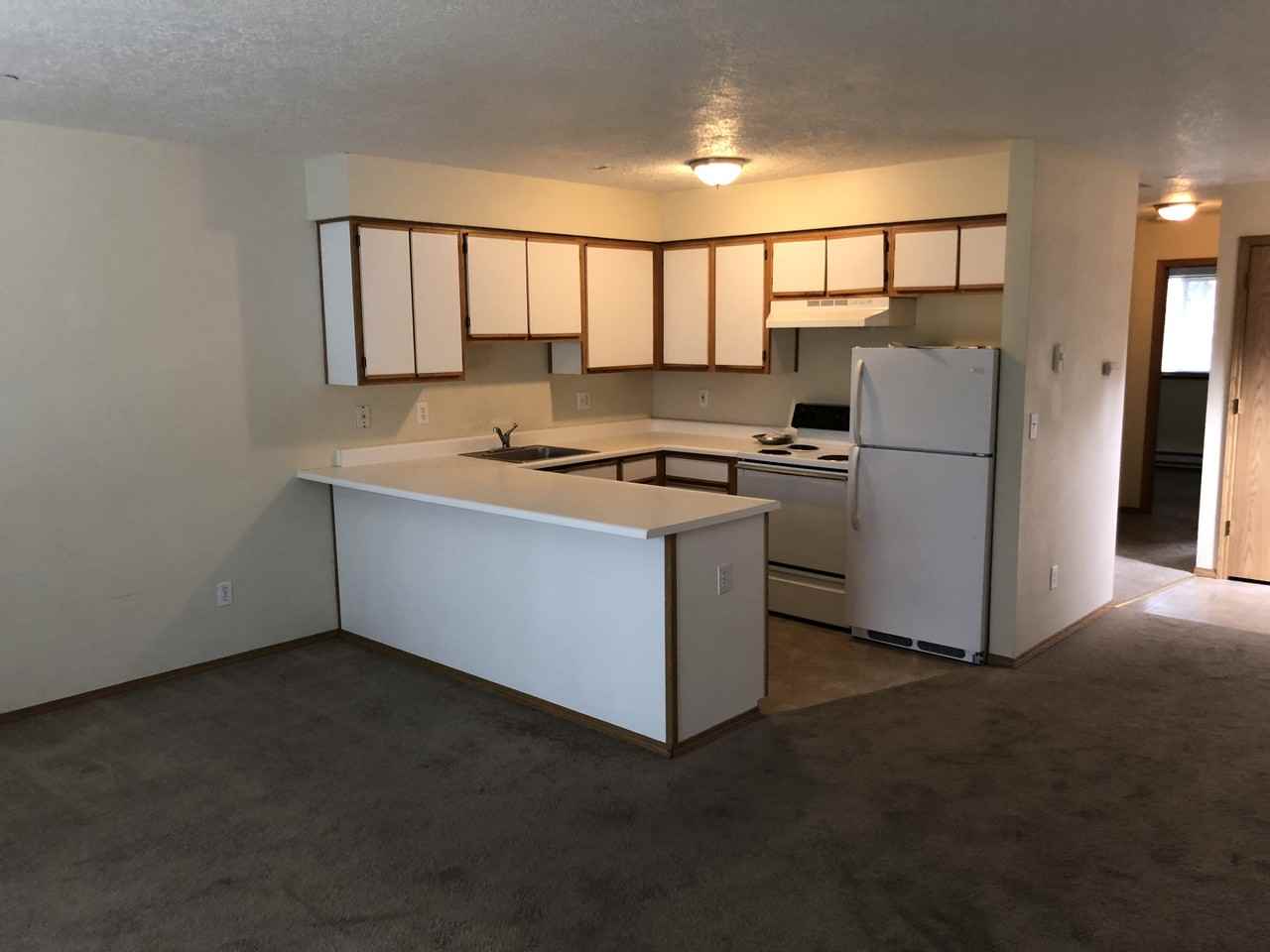 621 Ne Kane Dr #103 - Photo 3 of 9