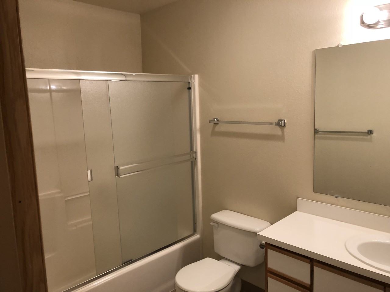 621 Ne Kane Dr #103 - Photo 7 of 9
