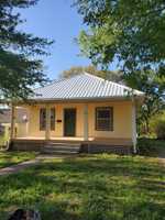 featured image of 729 Blunt St