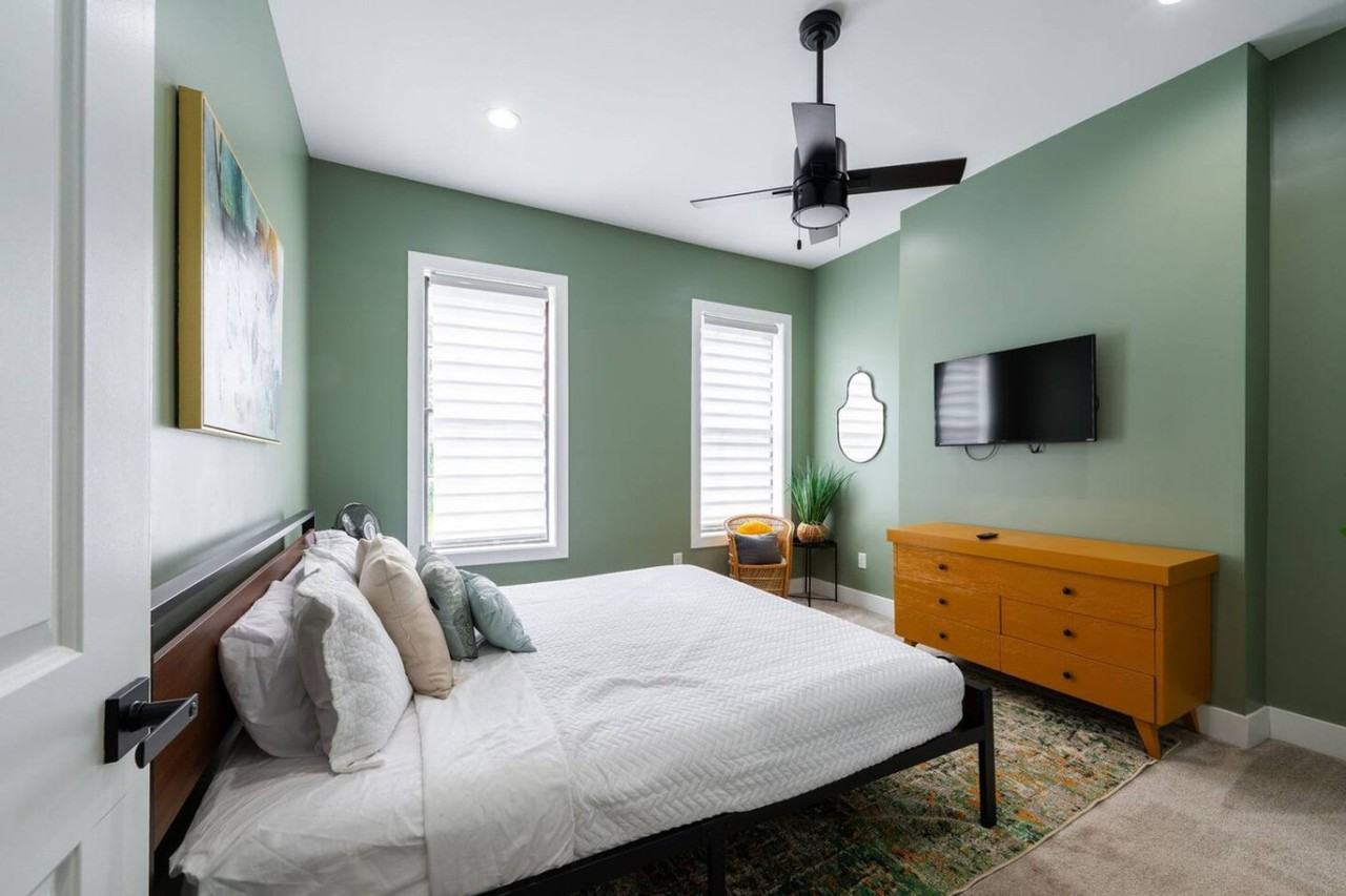1811 Baymiller St #1579829P - Photo 7 of 40