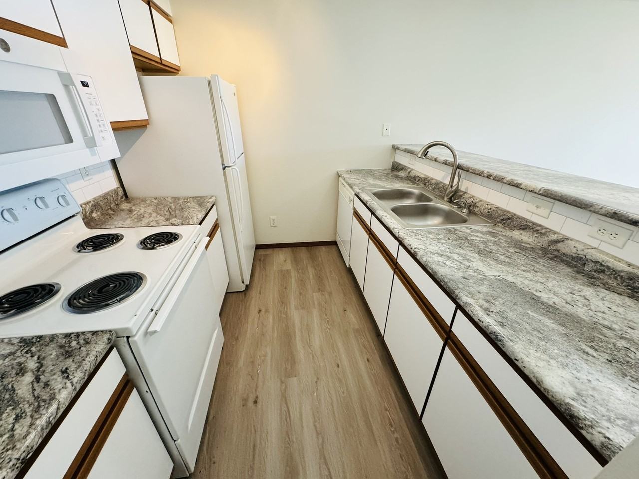 245 Beaver Kreek Ctr #3 - Photo 5 of 16