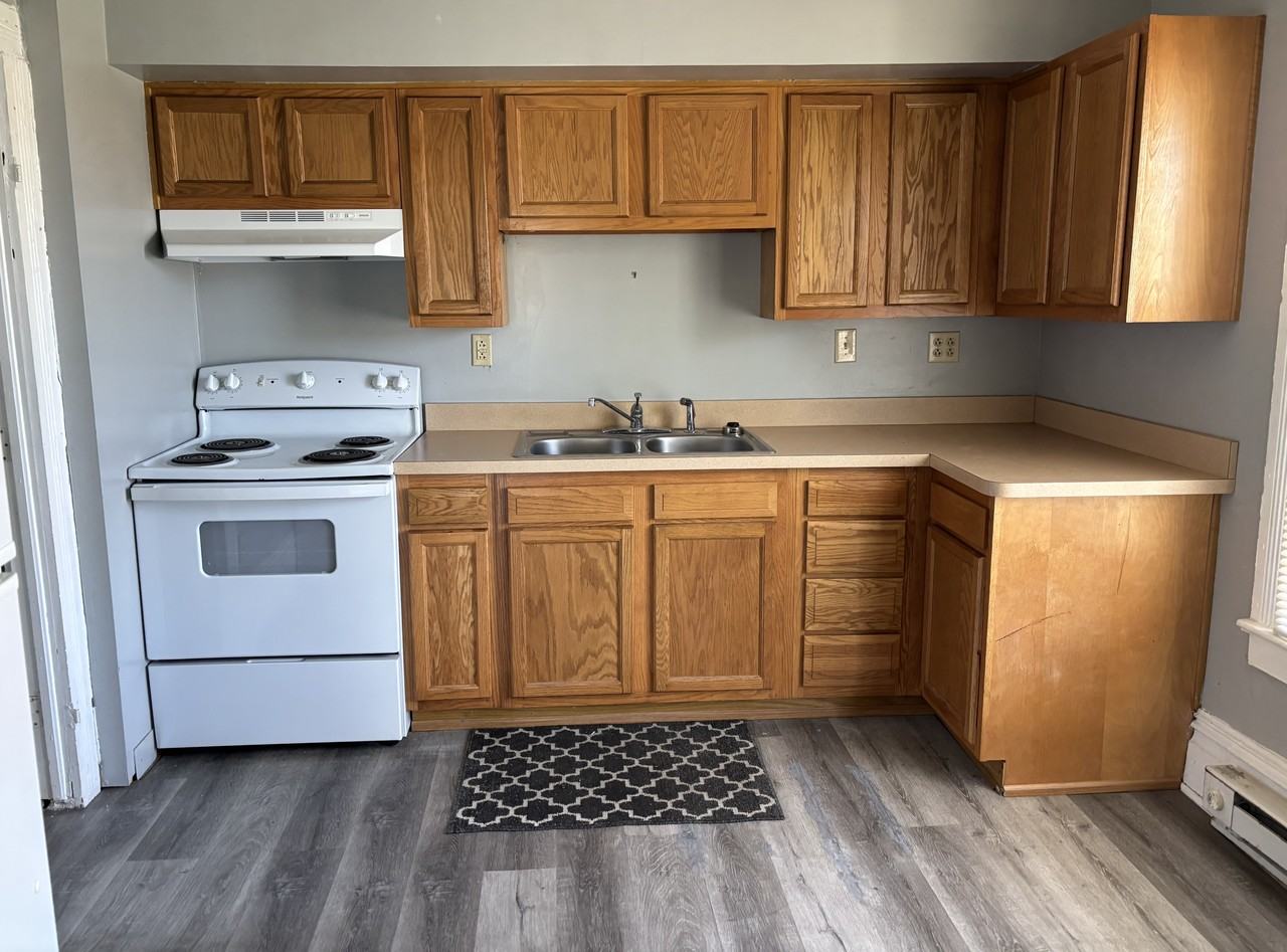 426 Main St #C - Photo 3 of 12