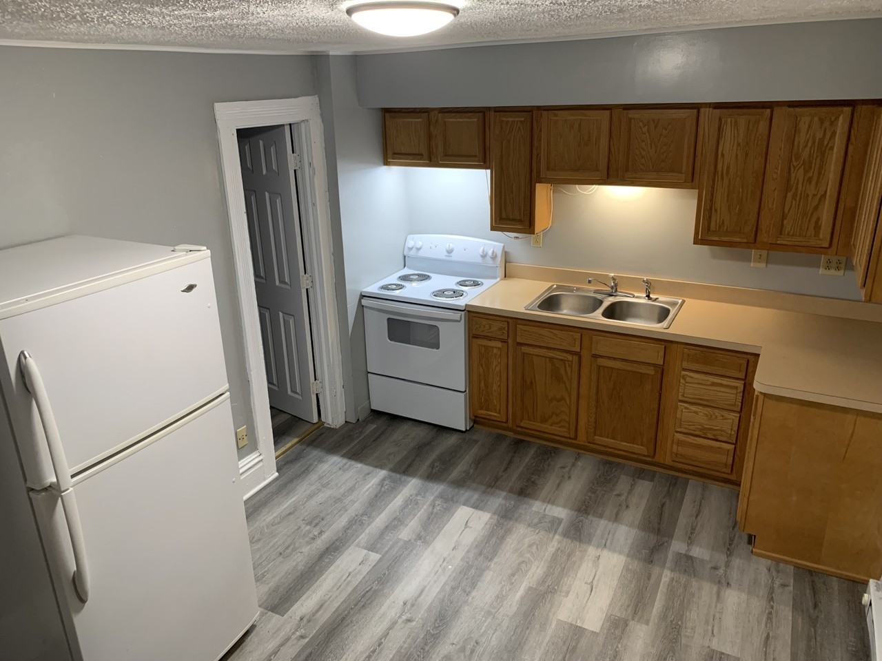 426 Main St #C - Photo 4 of 12
