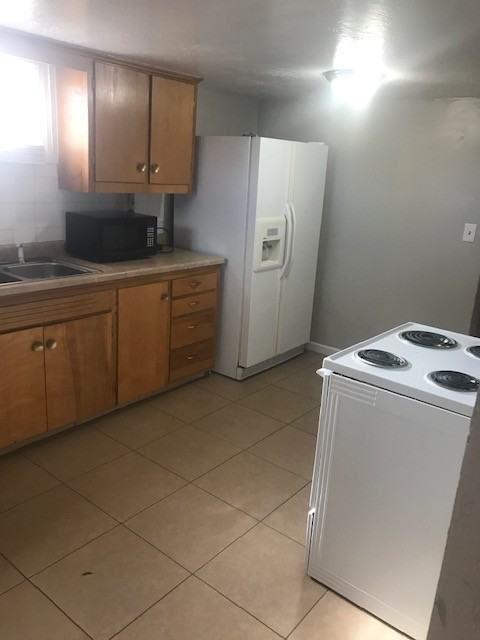 239 Sw, #3 - Photo 3 of 15