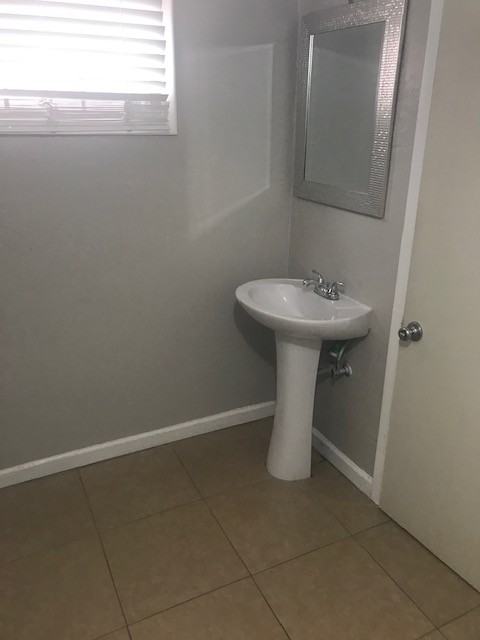239 Sw, #3 - Photo 4 of 15