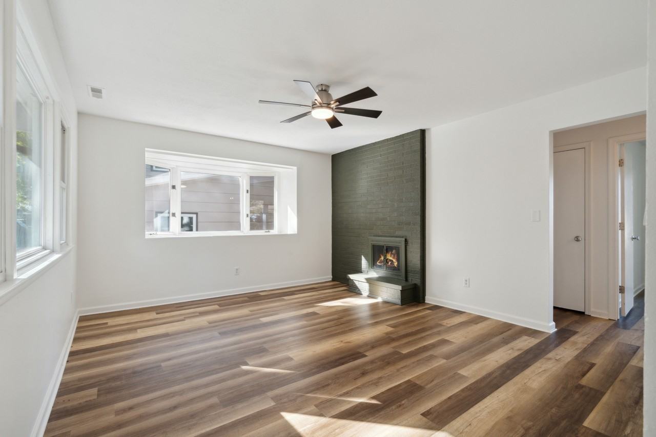 706 14th Ave - Photo 3 of 19